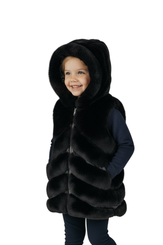 Pelliccia smanicata con cappuccio